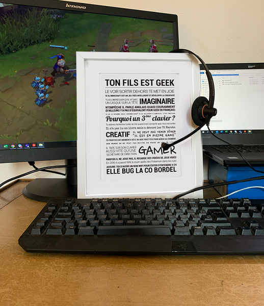 Affiche "Ton Fils est Geek" (24 x 30 cm)